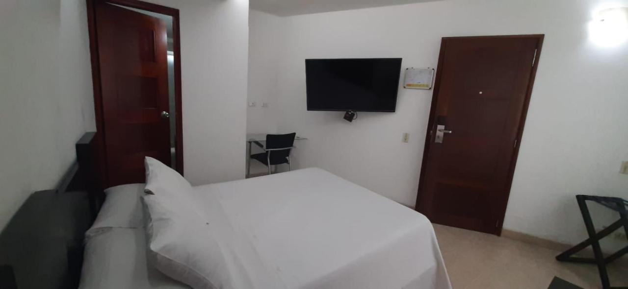 Hotel Mediterraneo Medellín Zewnętrze zdjęcie